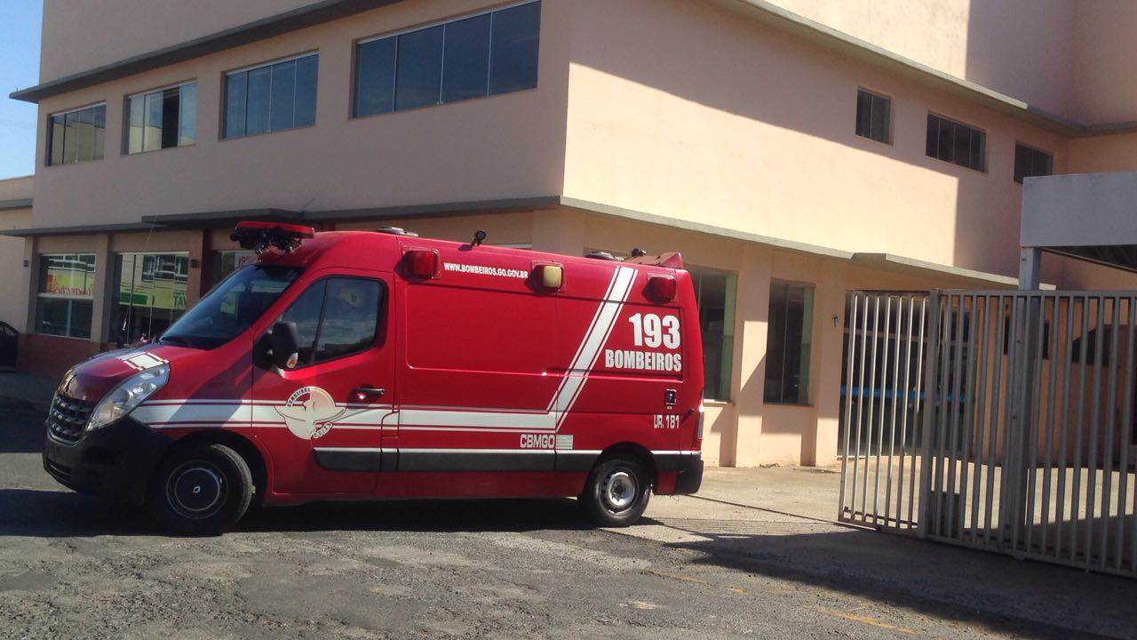 Suspeito baleado foi levado para o Pronto Socorro de Senador Canedo, mas não resistiu aos ferimentos | Foto: Reprodução/Whatsapp