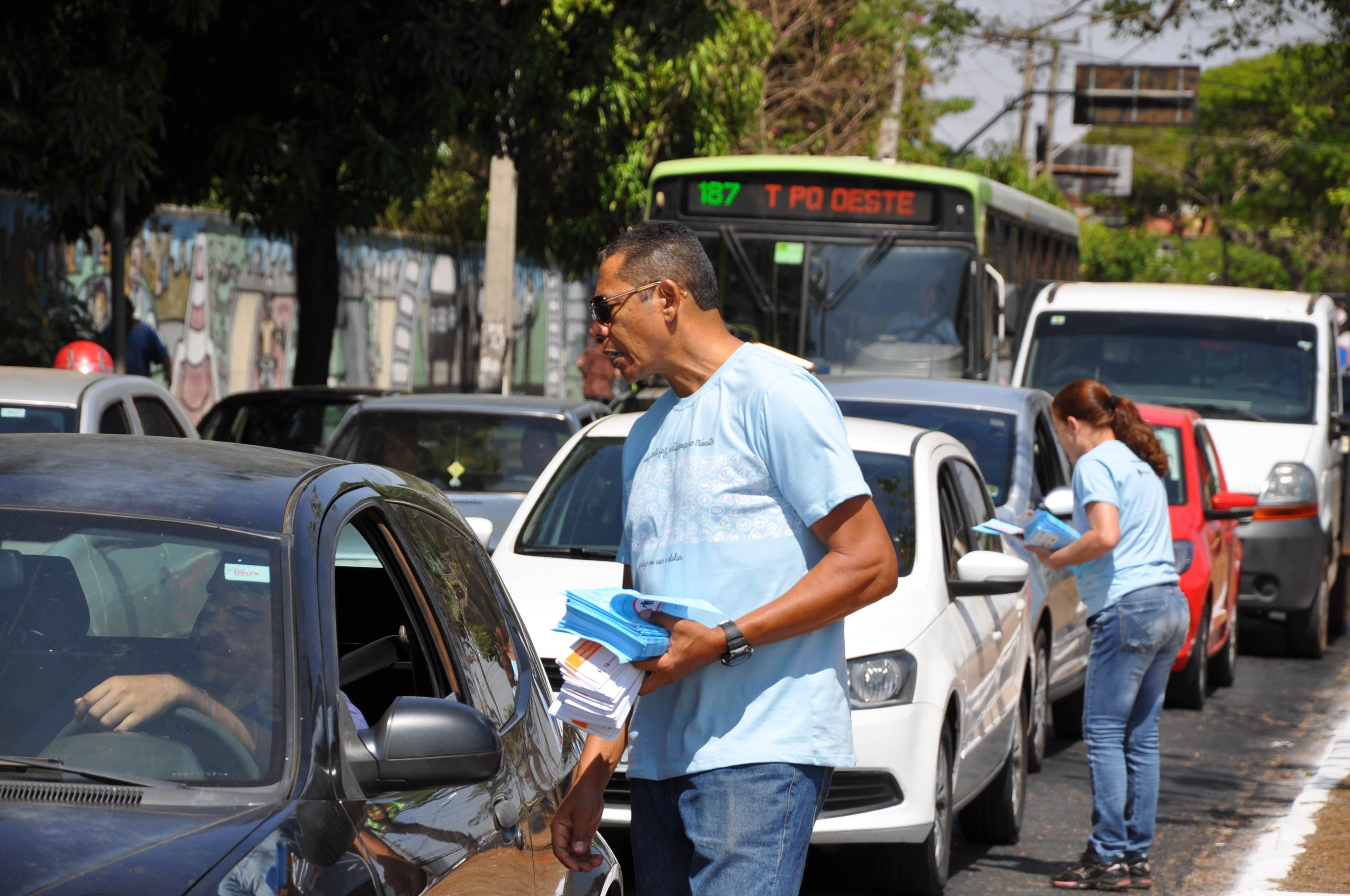 Também foi realizada uma blitz educativa no local | Foto: Divulgação / Detran-GO
