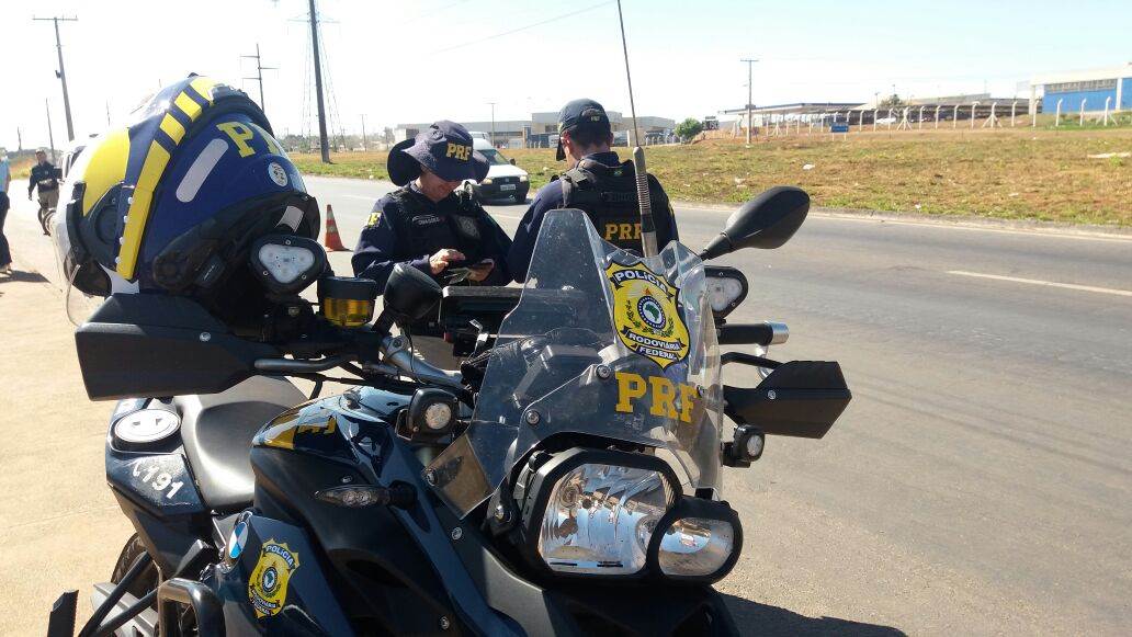 Em pouco mais de 1h, mais de duas dezenas de motociclistas inabilitados são flagrados no Anel Viário | Foto: Divulgação/PRF