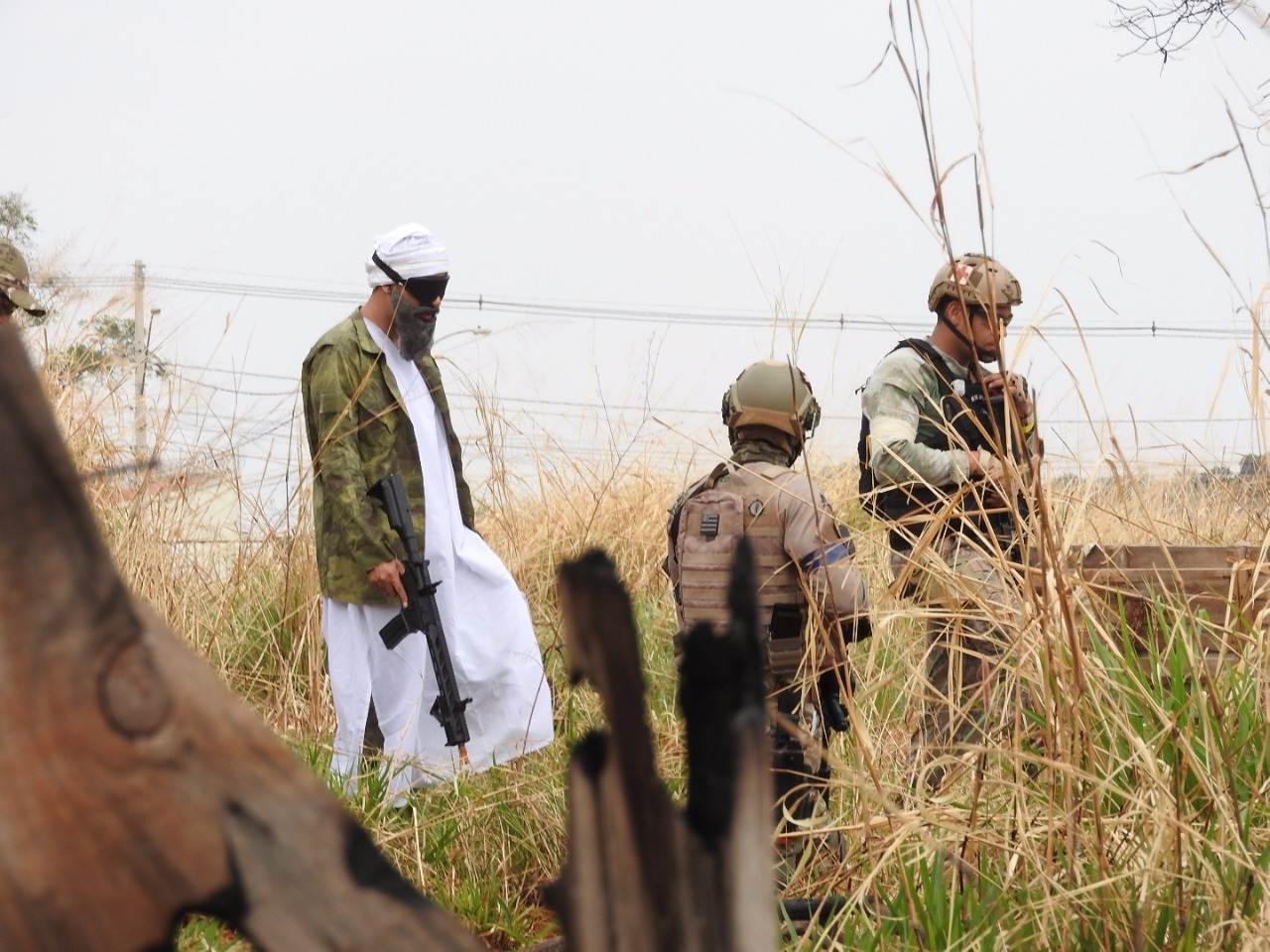 Intitulada de "Ataque a Quabun", jogo de airsoft simulou um verdadeiro campo de guerra em Goiânia | Foto: Alex Sander Arantes