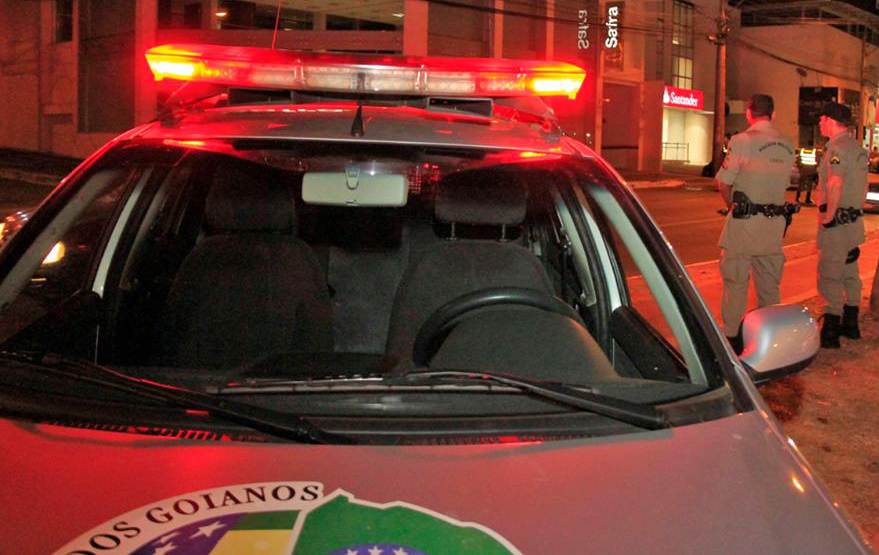 PM foi acionada após vizinhos notarem a presença dos criminosos no Setor Coimbra | Foto: Divulgação / PM