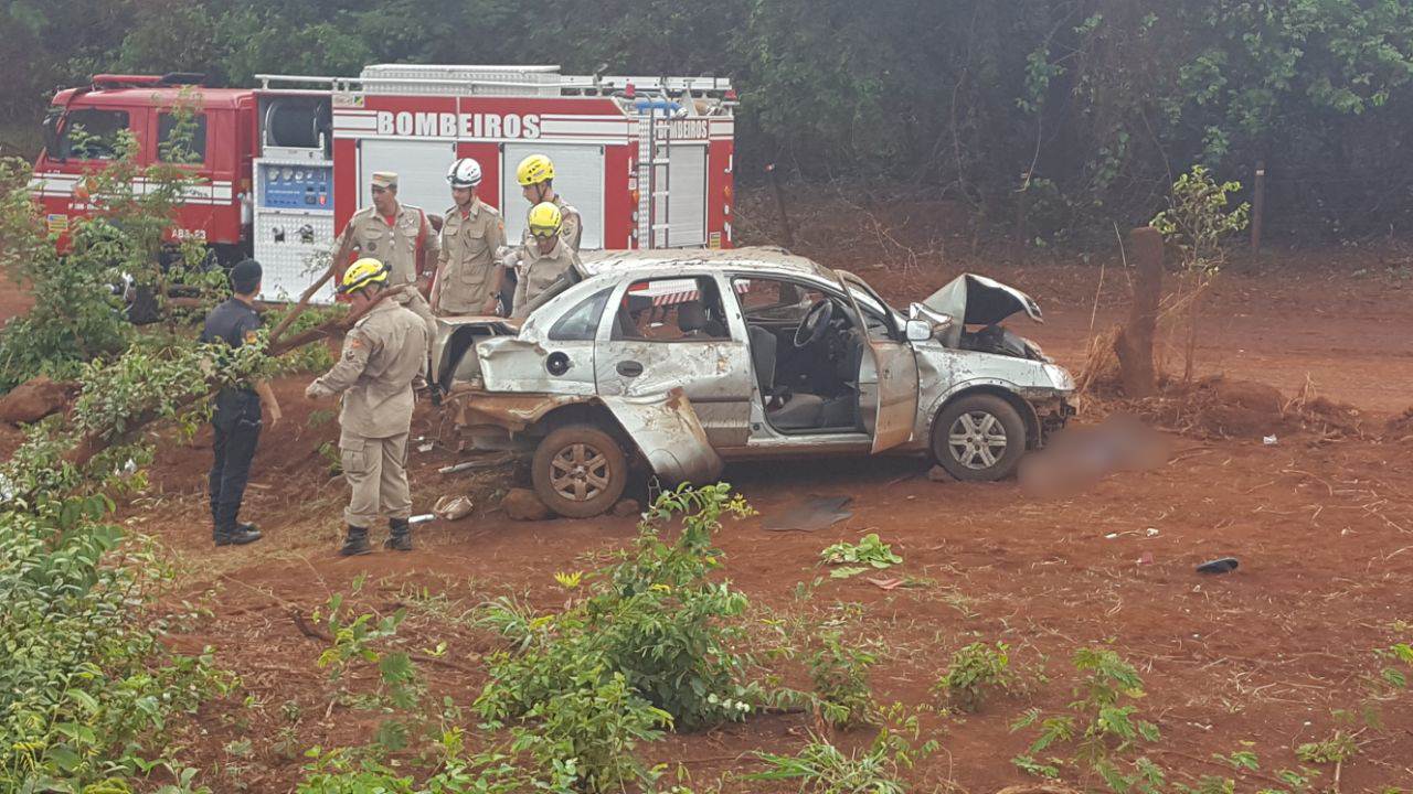 Acidente no trecho da GO-309 entre Itumbiara e Cachoeira Dourada deixou dois mortos e três feridos | Foto: Leitor / WhatsApp
