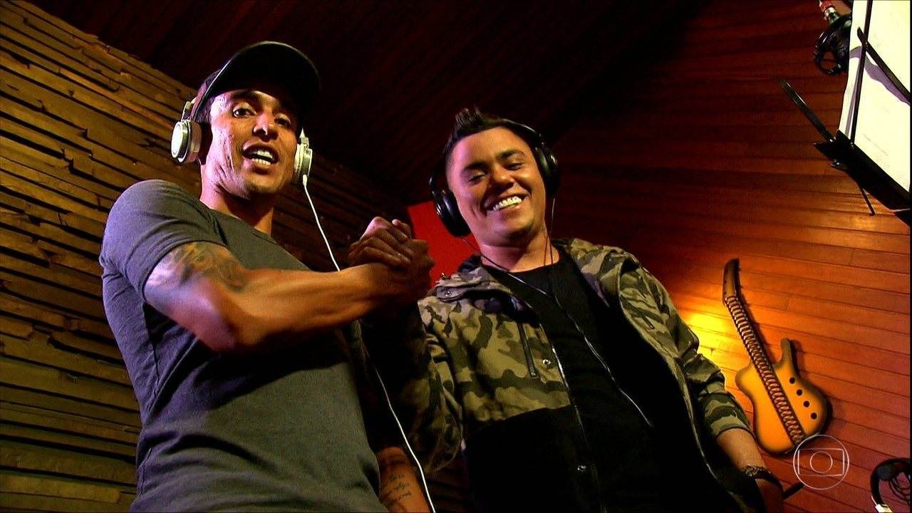 Jadson e Felipe Araújo cantaram paródia em comemoração ao título corinthiano | Foto: Reprodução/ TV