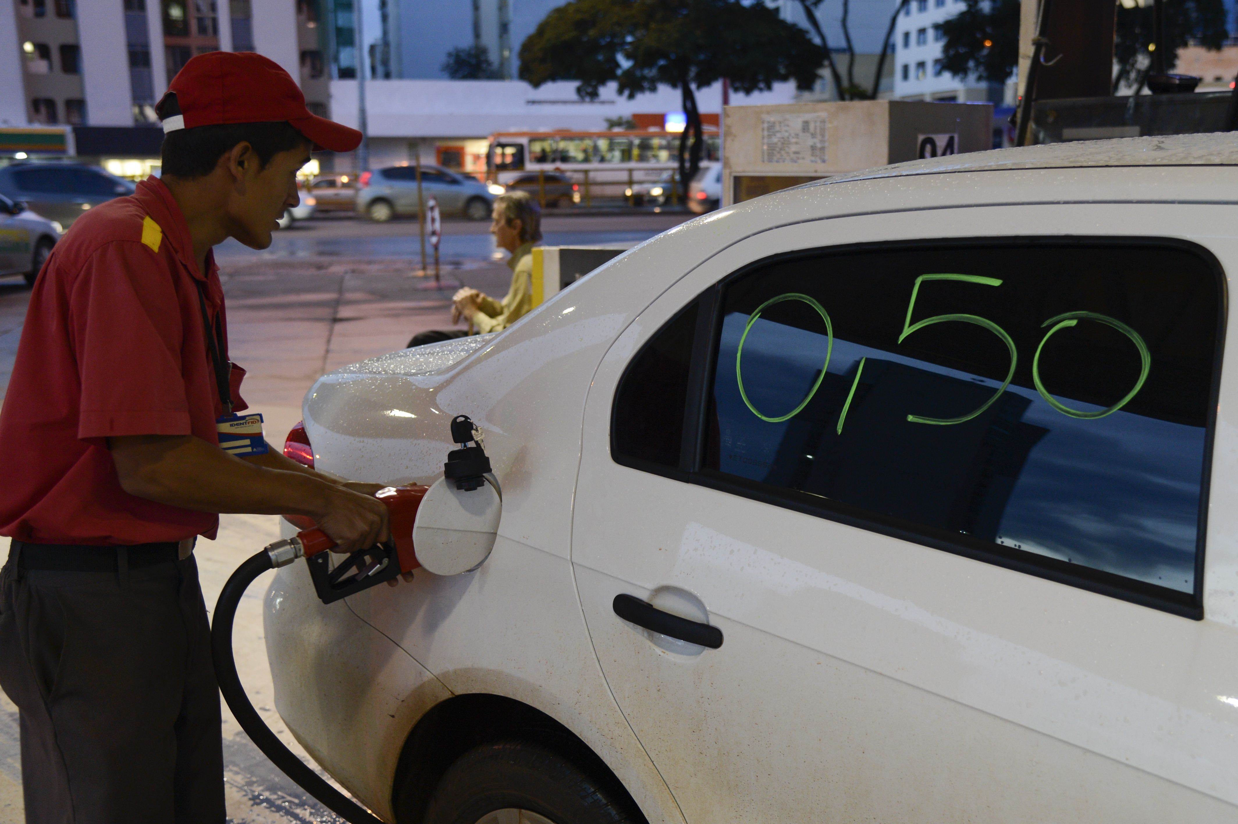 Motoristas marcam protestos contra o aumento dos combustíveis em Goiânia | Foto: Valter Campanato / Agência Brasil