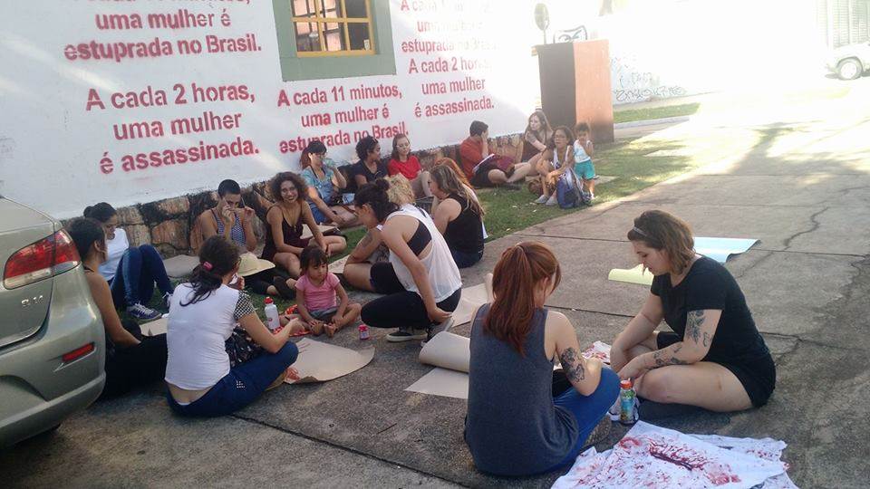 Em Goiânia, mulheres protestam contra PEC que criminaliza o aborto em qualquer circunstância | Foto: Leitor/ WhatsApp