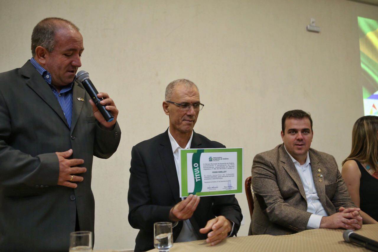 Embaixador de Israel, Yossi Shelley, recebe título de cidadão aparecidense | Foto: Reprodução/ Câmara de Aparecida