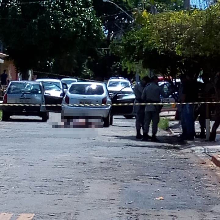 Crime aconteceu na Rua R-51, no Conjunto Itatiaia, em Goiânia | Foto: Leitor/ WhatsApp