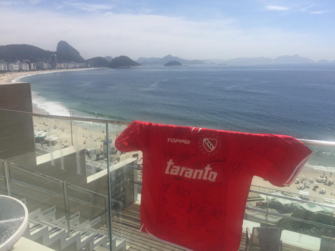 Torcedores "rojos" marcam presença no Rio de Janeiro para a final da Sul-Americana | Foto: Reprodução/ Redes Sociais