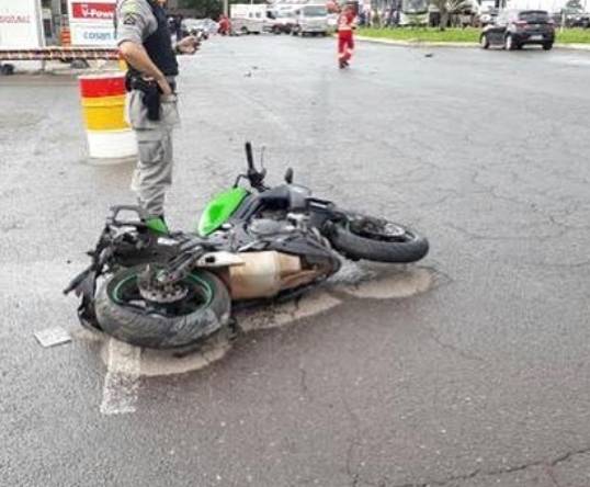 Motociclista colide contra veículo e morre na BR-153, em Goiânia | Foto: Leitor / WhatsApp