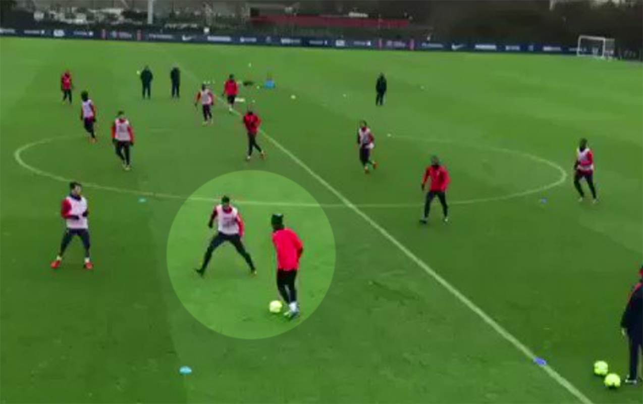 Vídeo mostra momento em que Neymar dá caneta humilhante em companheiro | Foto: Reprodução