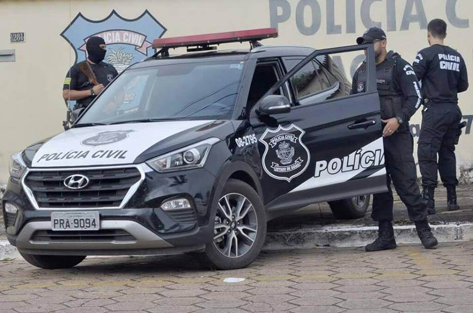 Mulher está foragida após ser acusada de estuprar a filha em Hidrolândia | Foto: Reprodução