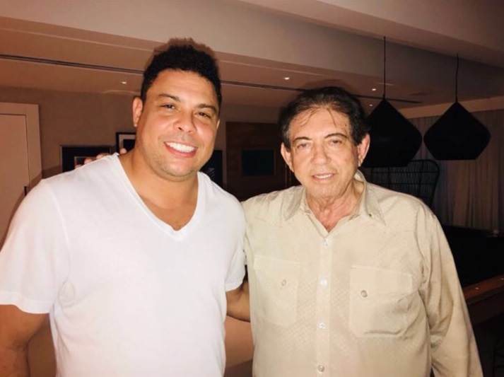 "Que honra receber uma visita dessa no meio do Carnaval. Sua presença tem poder. João de Deus, de paz, de cura, de amor e de luz. Obrigado!", escreveu Ronaldo nas redes sociais | Foto: Reprodução/ Instagram