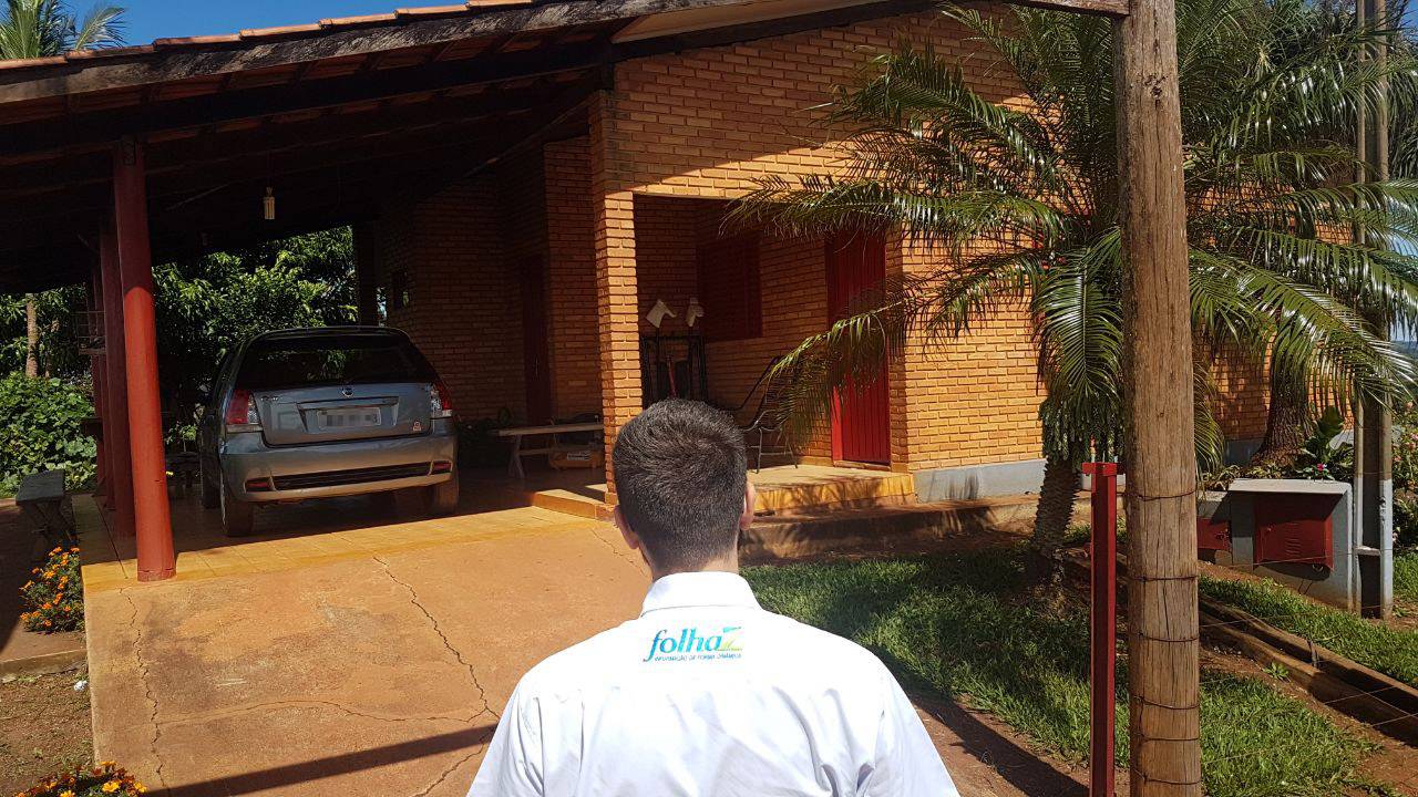 Na propriedade, uma funcionária da família Reis que reside dentro da porção vendida disse que foi orientada pelo seu patrão a 'não falar nada para ninguém' | Foto: Folha Z
