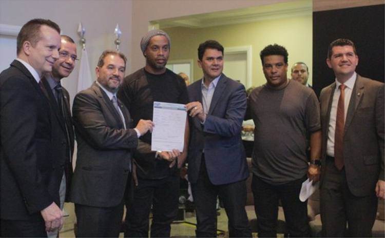 Ronaldinho Gaúcho e seu irmão agora são filiados ao PRB | Foto: Reprodução