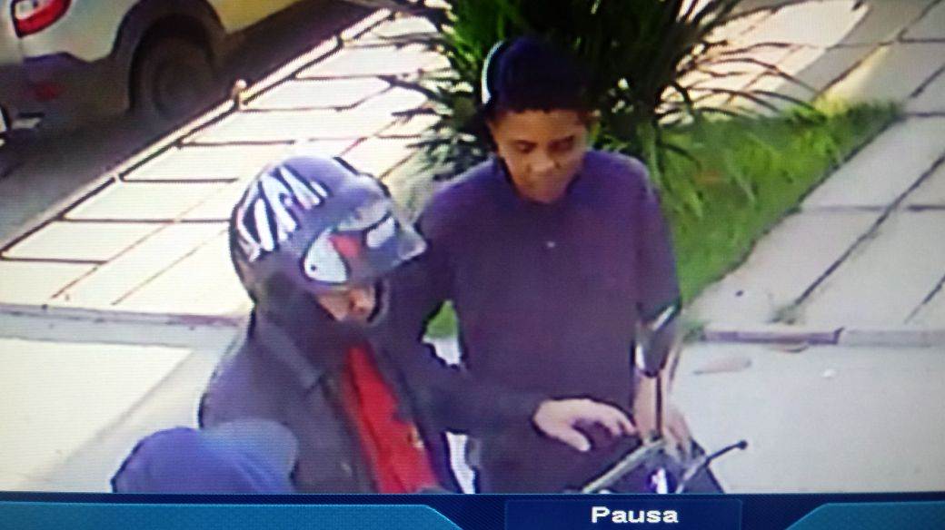 Assaltantes foram identificado como clientes do bar pela vítima | Foto: Reprodução/ Vigilância