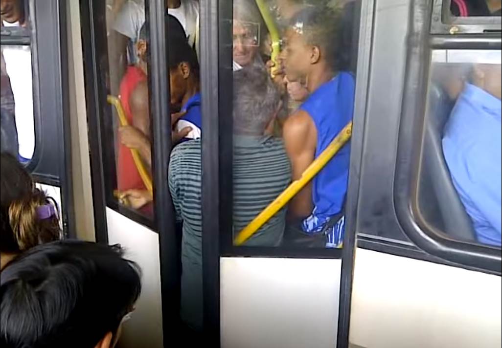 Estudantes da UFG reclamam de atrasos e superlotação da linha de ônibus 263 | Foto: Reprodução/ Redes Sociais