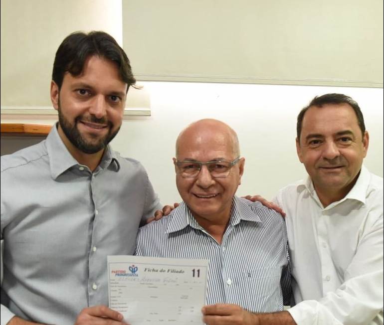 Presidente do PP Estadual Alexandre Baldy, pré-candidato a deputado federal Professor Alcides e secretário-geral da sigla Adriano Avelar | Foto: Reprodução