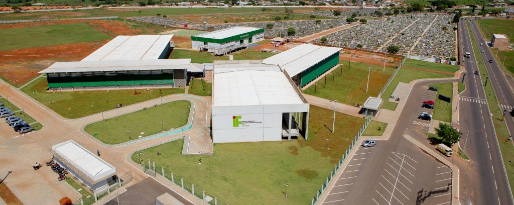 Concurso IFG | Os salários variam entre R$ 2.446,96 e R$ 4.180,66, além de auxílios | Foto: Reprodução