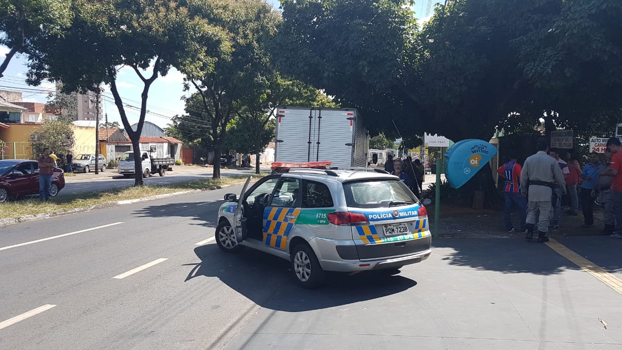 Polícia Militar e Corpo de Bombeiros foram acionados para atender à ocorrência | Foto: Guilherme Coelho/Folha Z