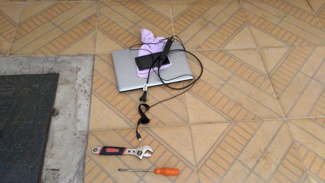 Dupla arrombou a casa, revirou cômodos e planejava furtar pertences das vítimas | Foto: Leitor/Whatsapp