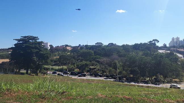 Três homens suspeitos de praticarem roubos de carro estão escondidos em mata atrás da Unip e são alvo de buscas da Rotam e GRAer | Foto: Divulgação Três homens suspeitos de praticarem roubos de carro estão escondidos em mata atrás da Unip e são alvo de buscas da Rotam e GRAer | Foto: Divulgação