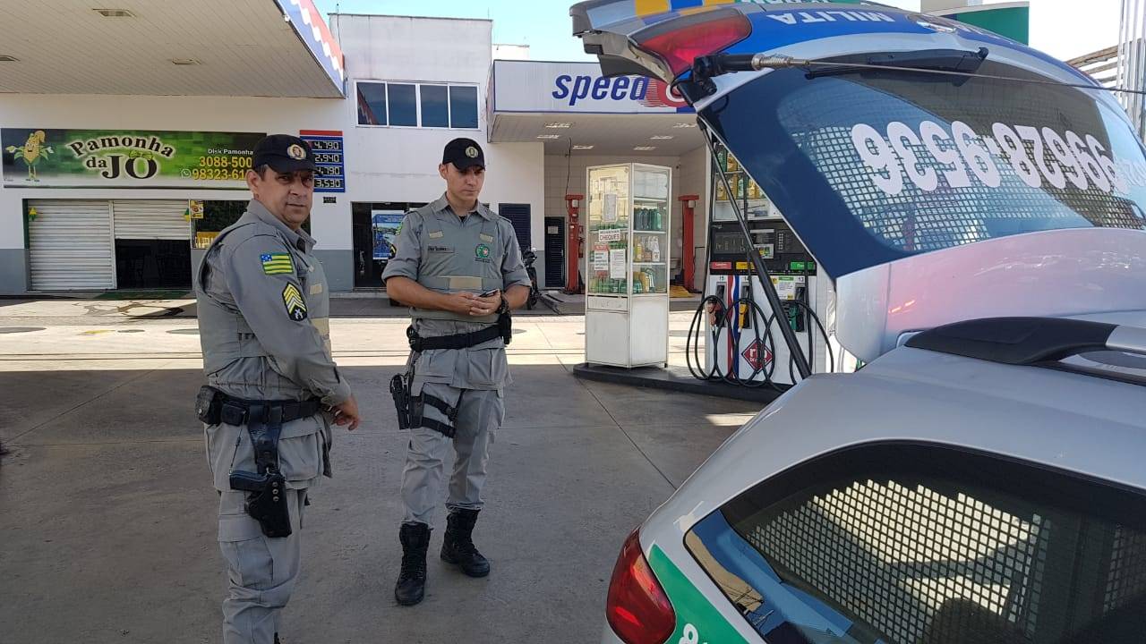 Equipe do 1º Batalhão composta pelo sargento Silva e pelo soldado Gomes | Foto: Folha Z