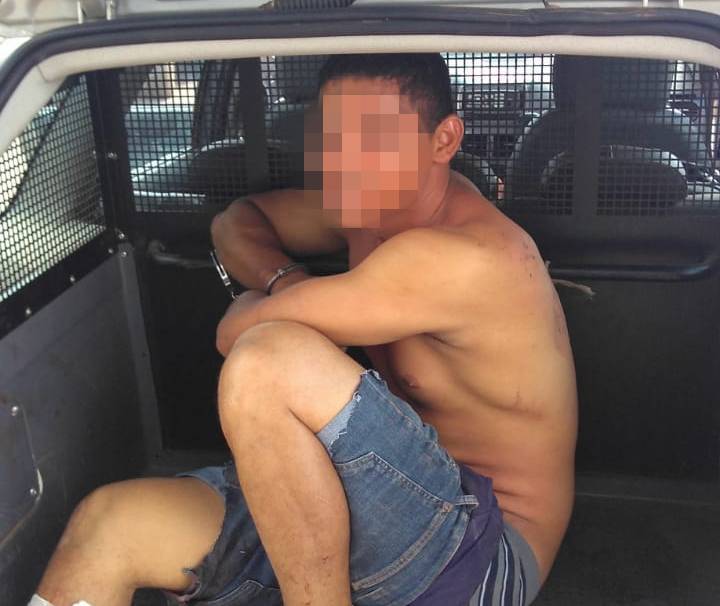 Homem foi preso por uma equipe da PM de Luziânia enquanto tentava fugir após ter assassinado a própria esposa | Foto: Reprodução Homem foi preso por uma equipe da PM de Luziânia enquanto tentava fugir após ter assassinado a própria esposa | Foto: Reprodução