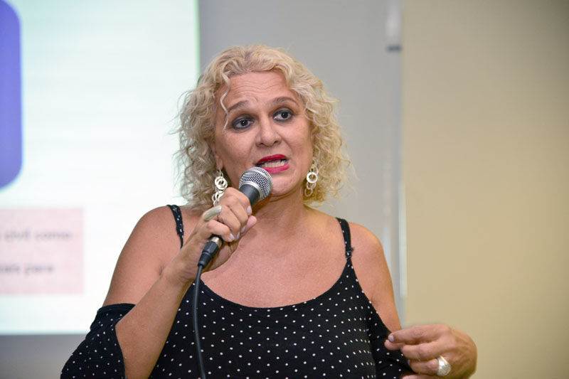 A psicóloga Beth Fernandes está na organização da Parada LGBT+ de Goiânia 2018 | Foto: Reprodução