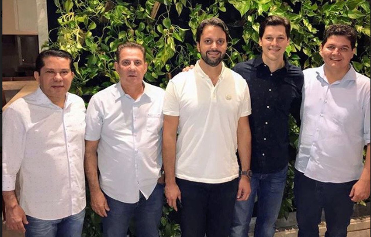 Sandes Júnior, Vanderlan Cardoso, Alexandre Baldy, Daniel Vilela e Heuler Cruvinel oficializaram aliança na noite do último domingo, 5 | Foto: Divulgação