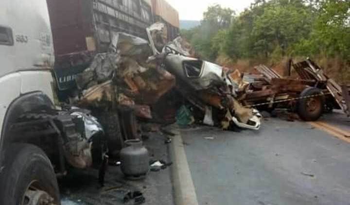 Motorista da camionete faleceu no local após o acidente | Foto: reprodução