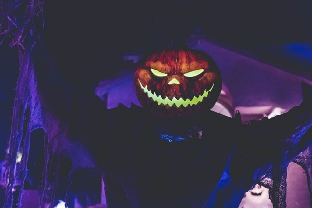 Com atrações e ingressos já à venda, é bom já indo ajustando seu calendário às festas sombrias do Halloween | Foto: Reprodução Com atrações e ingressos já à venda, é bom já indo ajustando seu calendário às festas sombrias do Halloween | Foto: Reprodução