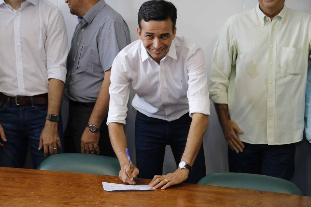 Max Menezes em filiação ao MDB | Foto: Reprodução