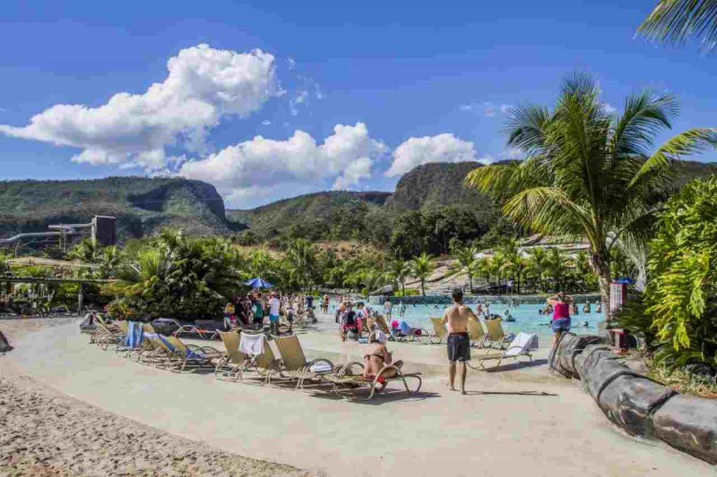 Praia do Cerrado é uma das mais charmosas e atrativas opões que o Hot Park oferece | Foto: Reprodução
