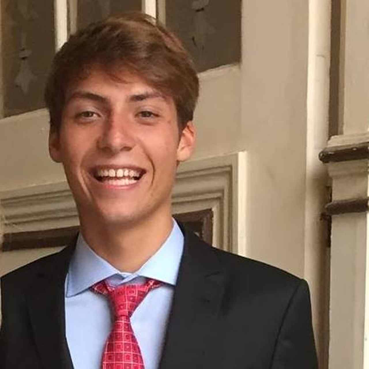 Filho mais novo de Jair Bolsonaro, Jair Renan Bolsonaro, chamou atenção ao acompanhar o pai em Brasília | Foto: reprodução/Facebook