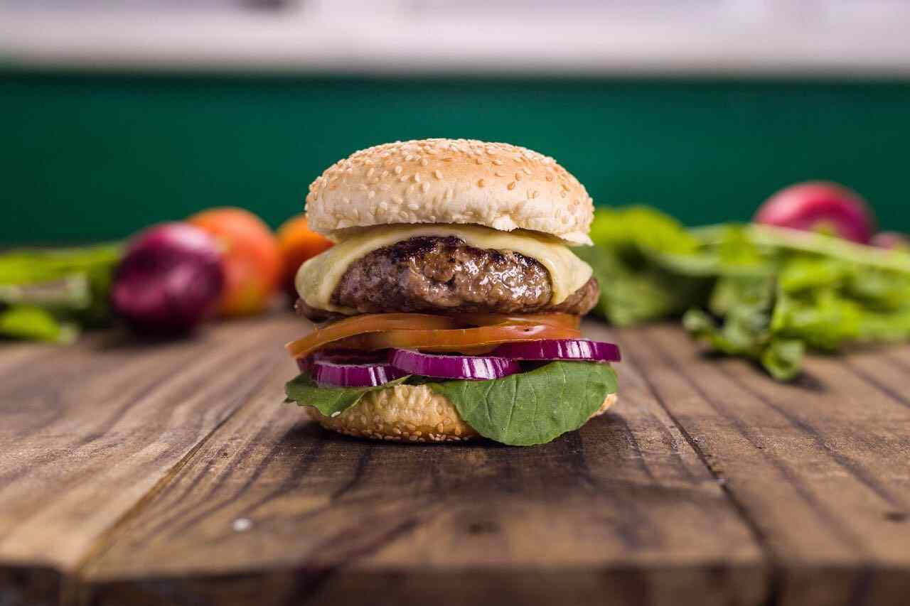 Classic Salad Burger do Mr. Hoppy | Foto: Guto Souza
