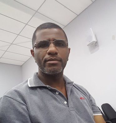 Presidente da Associação de Moradores da Vila Maria, Hélio Martins | Foto: Folha Z