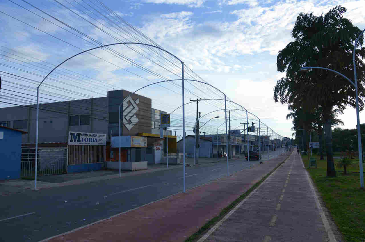 Avenida Independência, em Aparecida, será decorada com mais de 9 mil metros de mangueiras de LED | Foto: Claudivino Antunes