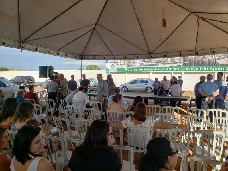 Visitantes no futuro endereço da Câmara de Aparecida: Rua Berna, Setor Central Park | Foto: Folha Z