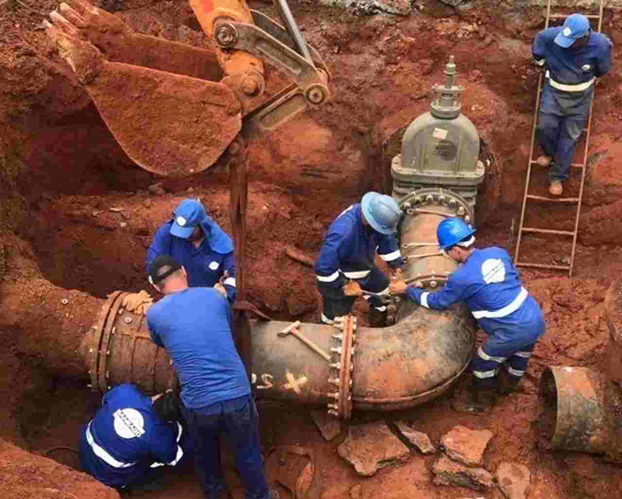 Vazamento de água Saneago Goiânia