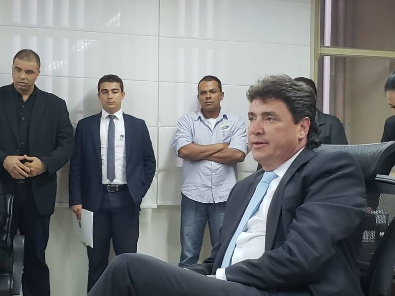 Em conversa com representantes da Acirlag, Wilder Morais fala sobre de Aparecida de Goiânia | Foto: Folha Z