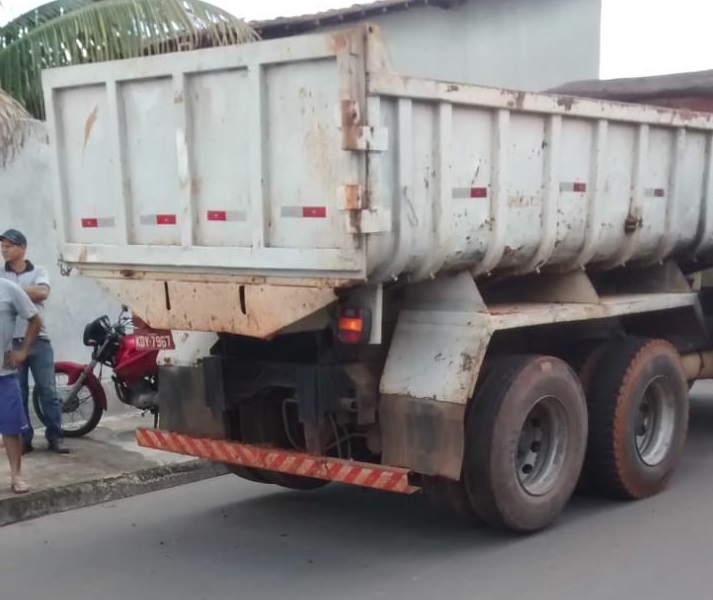 Adolescente morre atropelada por caminhão Goiânia