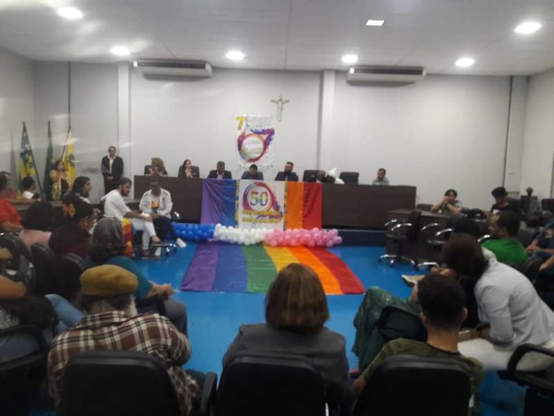 Entrega do prêmio Amigos do Movimento LGBTI de Goiás na Câmara de Aparecida no dia 14/06 | Foto: Reprodução / Facebook