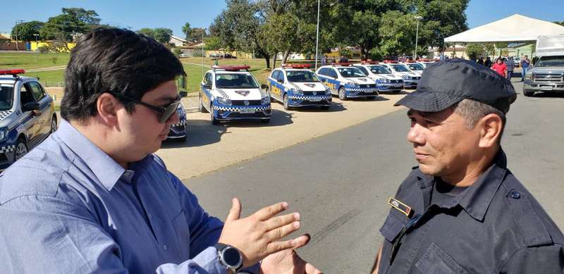 Secretário municipal da Fazenda André Rosa e guarda Josimá Martins