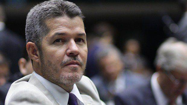delegado-waldir-candidato-a-prefeito-aparecida Delegado Waldir já reside na cidade, transferiu o título de eleitor e participa com muita frequência de eventos em várias regiões do município | Foto: divulgação