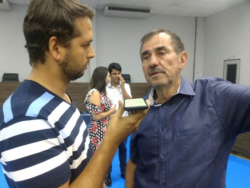 Presidente municipal do MDB, Léo Mendanha fala ao jornalista Guilherme Coelho, do Folha Z | Foto: Junior Kamenach