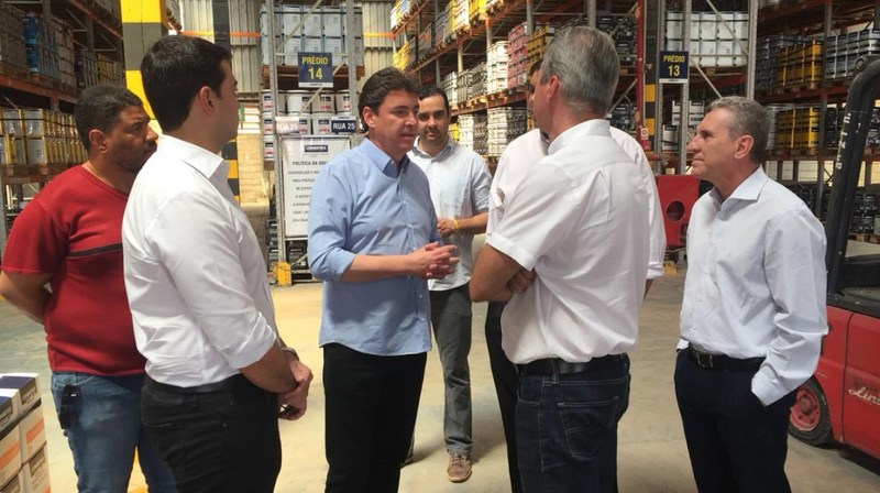 Secretário de Indústria, Comércio e Serviços, Wilder Morais, visitou nesta quinta, 12, em Aparecida de Goiânia, espaço onde será construída a nova planta industrial da indústria de Tintas Leinertex | Foto: Divulgação / Governo de Goiás