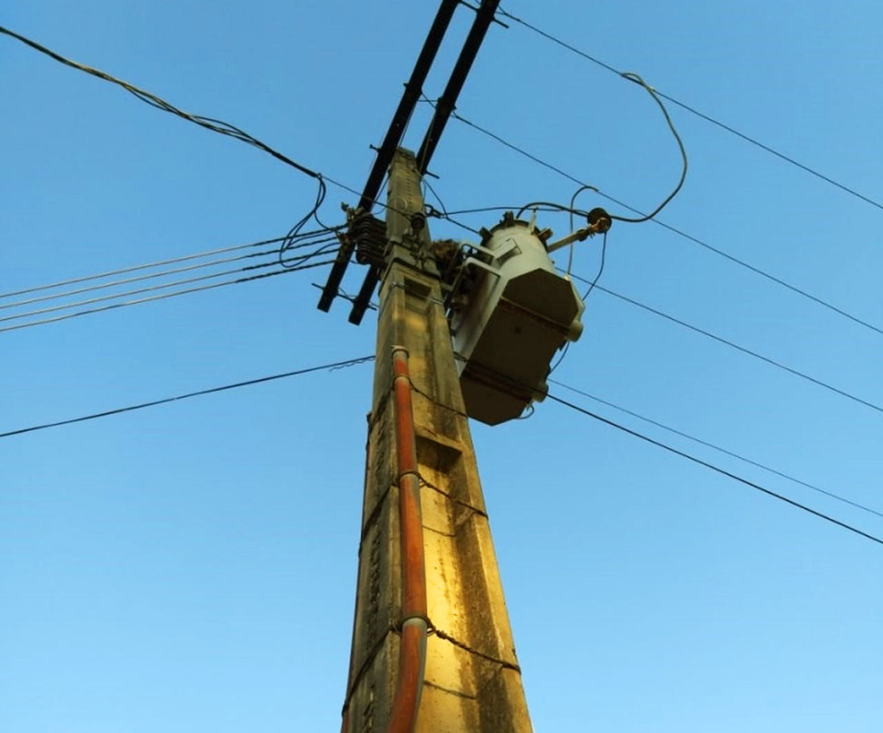 Previsão de normalização do fornecimento de água é apenas para a noite desta quarta, 11, após pelo furto de fios e cabos em 3 poços do Sistema Independência Mansões | Foto: Divulgação / Saneago