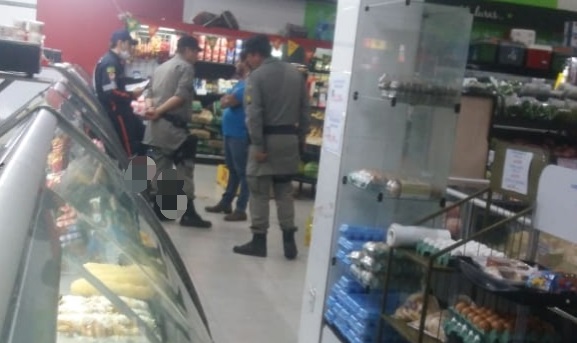 O rapaz, conhecido por "Bombado", tentou se esconder em 1 supermercado, mas foi localizado e assassinado | Foto: Leitor Folha Z