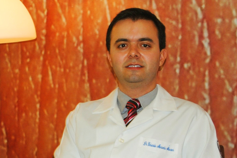 Dermatologista Eduardo Álvares explica que os raios emitidos pelo sol são prejudiciais à pele | Foto: Arquivo