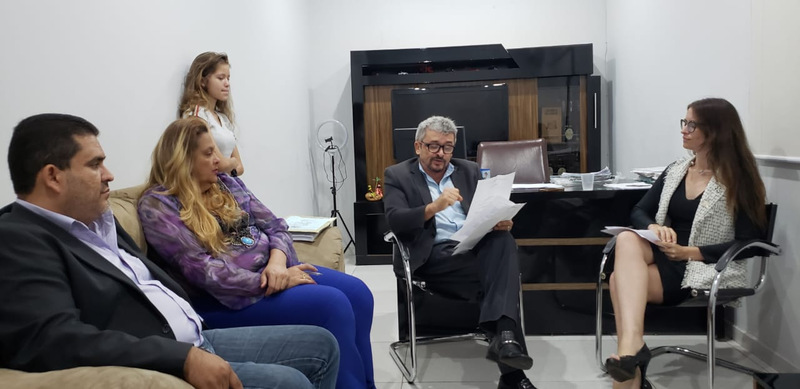 Ao lado dos advogados Ezízio Barbosa, Walquyria Wictowicz e Letícia Barbosa, Luziano da Costa afirmou que estava focado em provar a sua inocência | Foto: Folha Z